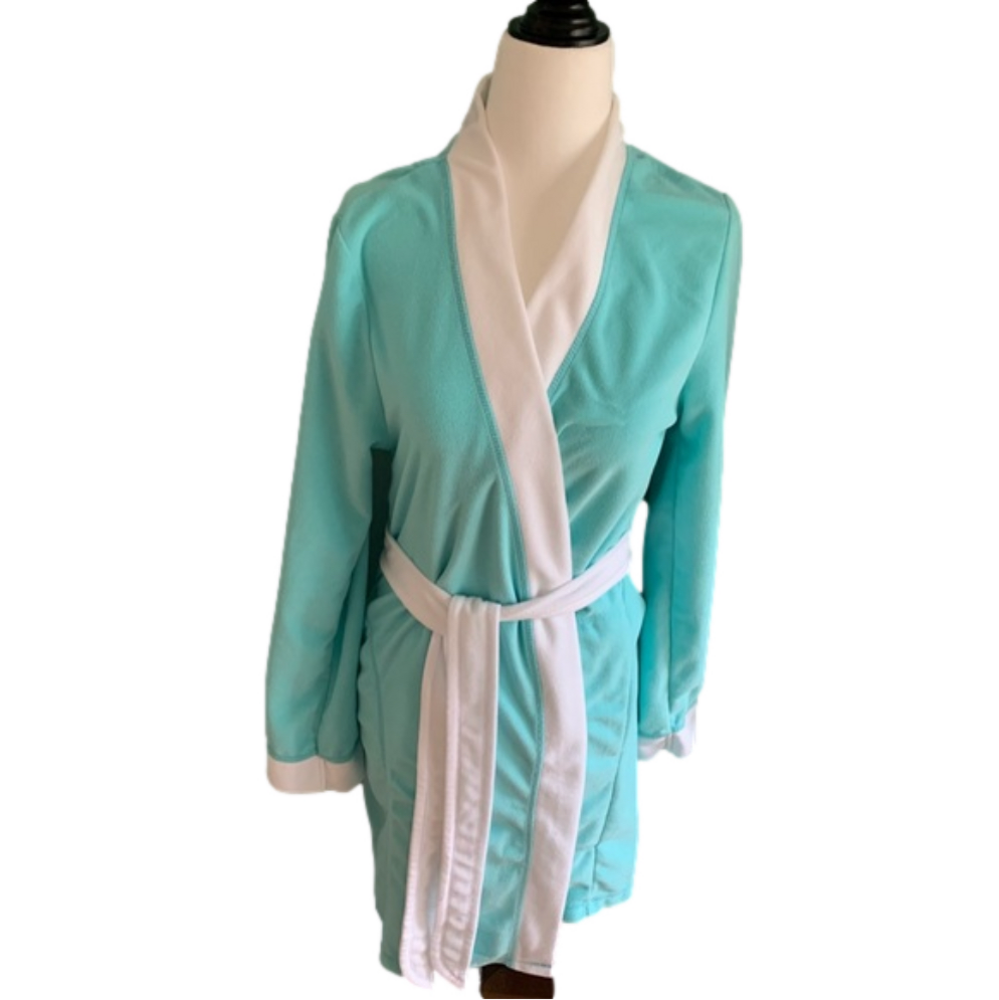 Dearforms tie robe.